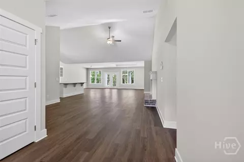 Entry Way - 176 Grace Ln #5, Colbert, GA 30628 photo 2 of 5