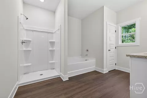 Bath - 176 Grace Ln #5, Colbert, GA 30628 photo 1 of 1