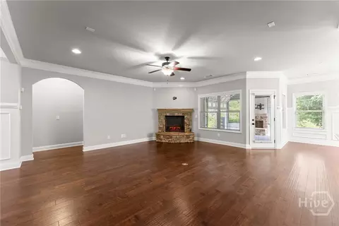 Living - 300 Bryce Ave, Jefferson, GA 30549 photo 3 of 5
