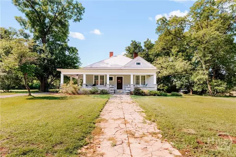670 S Railroad Ave, Carlton, GA 30627
