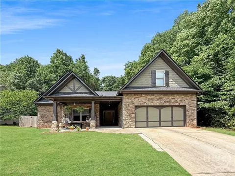 361 Lake Vista Dr, Jefferson, GA 30549