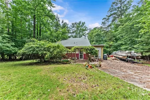 215 Goldfinch Dr, Monticello, GA 31064