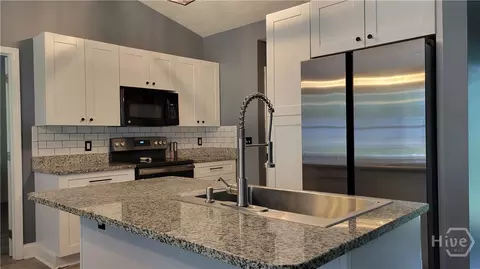 Kitchen - 2140 Summerset Dr, Monroe, GA 30656 photo 4 of 4