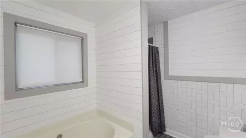Bath - 2140 Summerset Dr, Monroe, GA 30656 photo 4 of 6