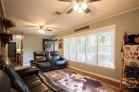 Living - 2150 Beaverdam Rd, Colbert, GA 30628 photo 1 of 1
