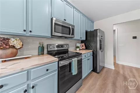 Kitchen - 1011 Shelnutt Dr, Bishop, GA 30621 photo 8 of 8