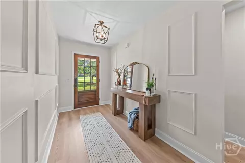 Entry Way - 1011 Shelnutt Dr, Bishop, GA 30621 photo 2 of 6