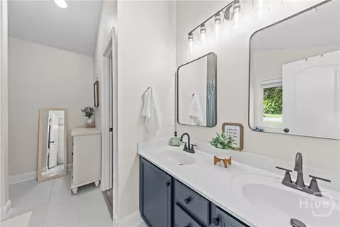 Bath - 1011 Shelnutt Dr, Bishop, GA 30621 photo 1 of 7