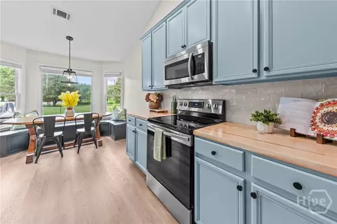 Kitchen - 1011 Shelnutt Dr, Bishop, GA 30621 photo 7 of 8