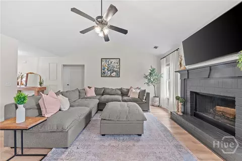 Living - 1011 Shelnutt Dr, Bishop, GA 30621 photo 1 of 1