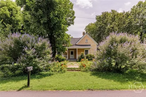 48 E Georgia Ave, Comer, GA 30629