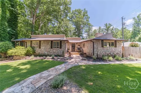 45 Lakepoint Dr, Dawsonville, GA 30534