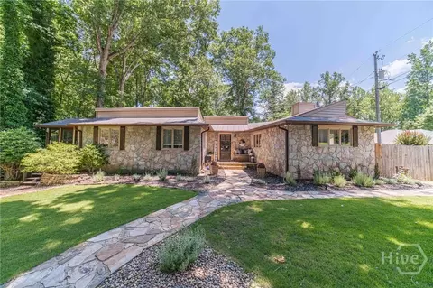 45 Lakepoint Dr, Dawsonville, GA 30534