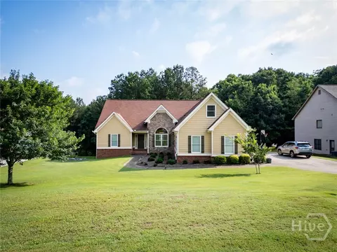 725 Lincoln Dr, Winder, GA 30680