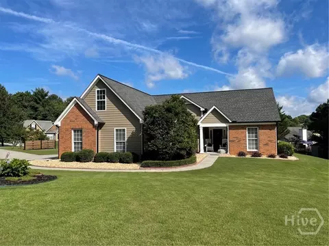1881 Hampton Walk Ct, Hoschton, GA 30548