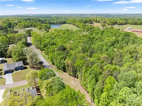 View/Area - 4342 Woods Bridge Rd, Commerce, GA 30529 photo 3 of 9