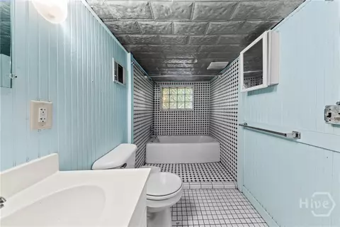 Bath - 1455 E Broad St, Athens, GA 30601 photo 5 of 5
