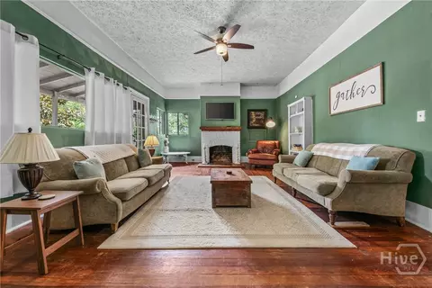 Living - 1455 E Broad St, Athens, GA 30601 photo 3 of 4