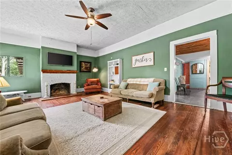 Living - 1455 E Broad St, Athens, GA 30601 photo 4 of 4