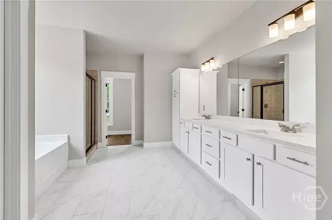 Bath - 231 Marable St E, Monroe, GA 30655 photo 1 of 3