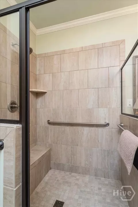 Bath - 616 Fleeting Ct, Monroe, GA 30655 photo 3 of 8