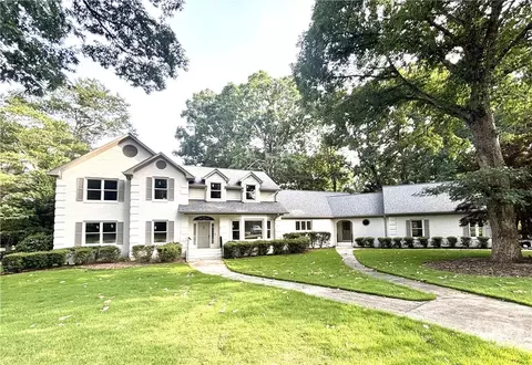 1101 Forrest Hills Dr, Watkinsville, GA 30677