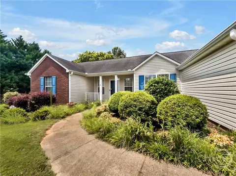 1021 Windsor Dr, Monroe, GA 30656 photo 2