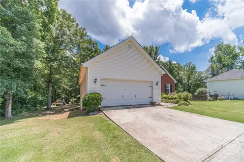 Exterior - 3435 Davan Ln, Monroe, GA 30655 photo 2 of 13