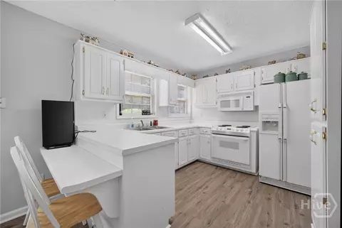 Kitchen - 3435 Davan Ln, Monroe, GA 30655 photo 5 of 6