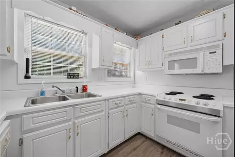 Kitchen - 3435 Davan Ln, Monroe, GA 30655 photo 6 of 6