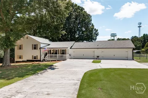 483 Whispering Oaks Dr, Statham, GA 30666