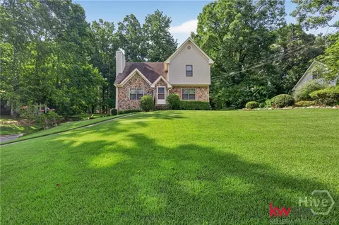 981 Thousand Oaks Dr, Lawrenceville, GA 30043