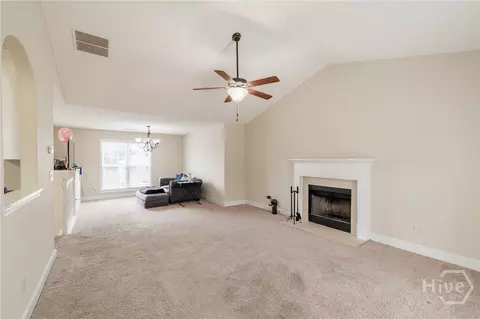 Living - 295 Jeremy Dr, Colbert, GA 30628 photo 2 of 5
