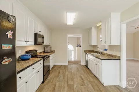 Kitchen - 295 Jeremy Dr, Colbert, GA 30628 photo 2 of 3