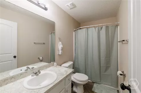 Bath - 295 Jeremy Dr, Colbert, GA 30628 photo 1 of 2