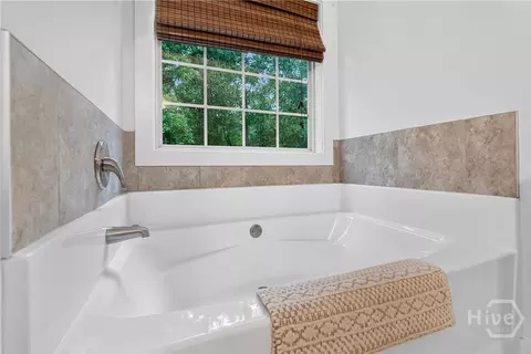 Bath - 35 Kimberly Ln, Colbert, GA 30628 photo 1 of 2
