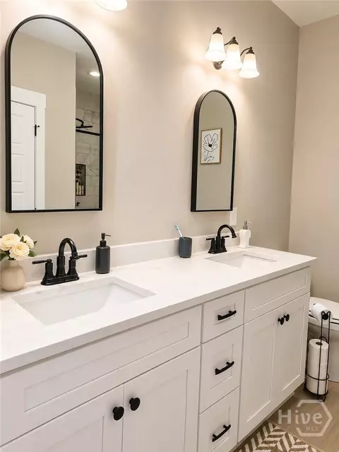 Bath - 521 Borders, Commerce, GA 30530 photo 1 of 5