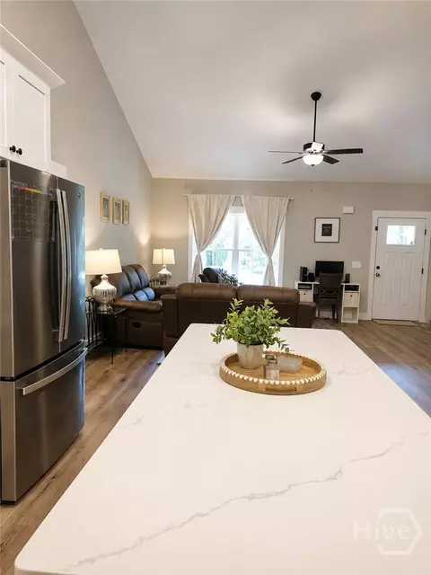 Kitchen - 521 Borders, Commerce, GA 30530 photo 3 of 4