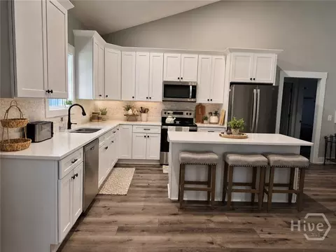 Kitchen - 521 Borders, Commerce, GA 30530 photo 4 of 4