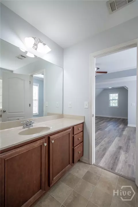 Bath - 168 Putters Dr, Athens, GA 30607 photo 3 of 3
