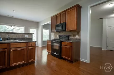 Kitchen - 168 Putters Dr, Athens, GA 30607 photo 3 of 4