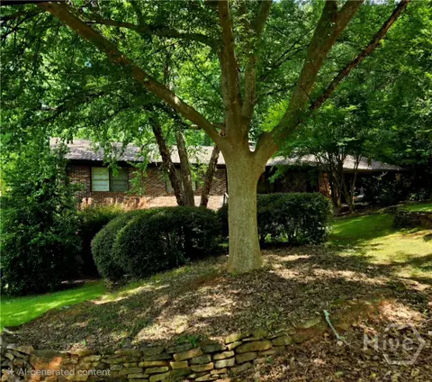 759 Riverhill Dr, Athens, GA 30606