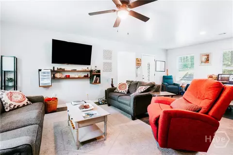 Living - 72 Terry Dee Ln, Colbert, GA 30628 photo 2 of 2