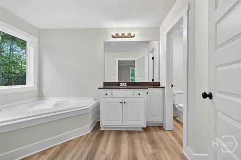 Bath - 44 Syacmore Dr #17, Colbert, GA 30628 photo 2 of 5