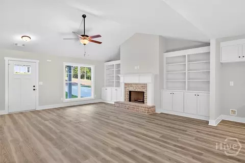 Living - 44 Syacmore Dr #17, Colbert, GA 30628 photo 3 of 3