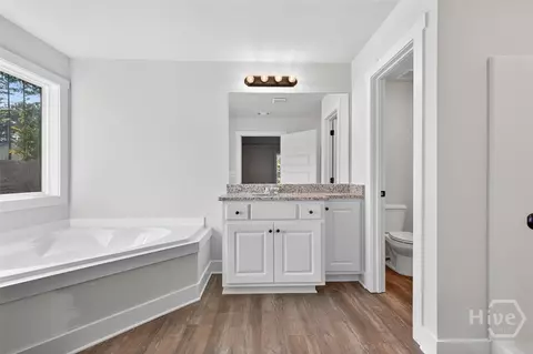 Bath - 71 Syacmore Dr #20, Colbert, GA 30628 photo 2 of 4