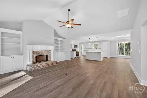 Living - 71 Syacmore Dr #20, Colbert, GA 30628 photo 1 of 5