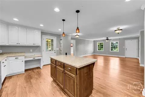 Living - 45 Smith Overhead Bridge Rd, Commerce, GA 30530 photo 6 of 8
