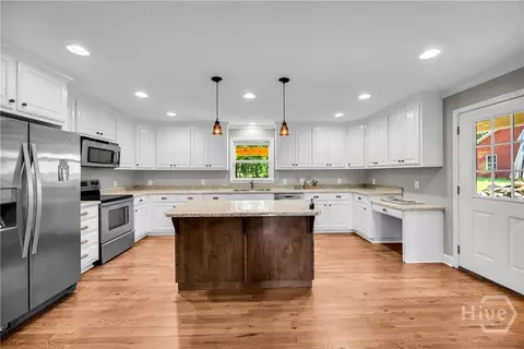 Kitchen - 45 Smith Overhead Bridge Rd, Commerce, GA 30530 photo 1 of 3