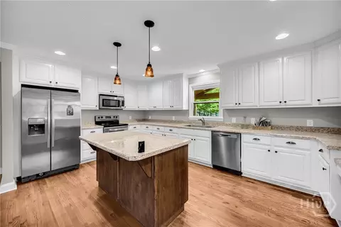 Kitchen - 45 Smith Overhead Bridge Rd, Commerce, GA 30530 photo 3 of 3